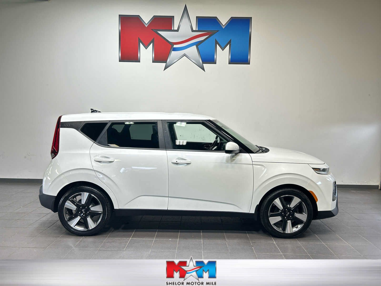 Used 2020 Kia Soul EX w/ Option Group 015 FWD image 1