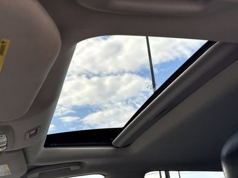 Used 2018 Nissan Pathfinder Platinum image 51