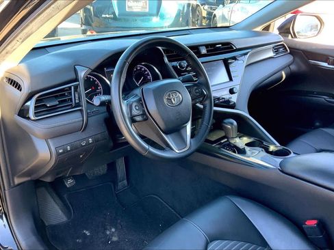 Used 2019 Toyota Camry SE image 18