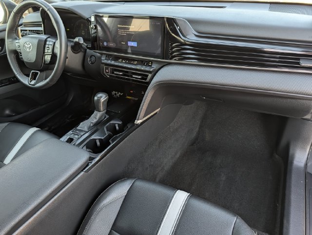 Used 2025 Toyota Camry SE w/ Multimedia Upgrade Package FWD image 33