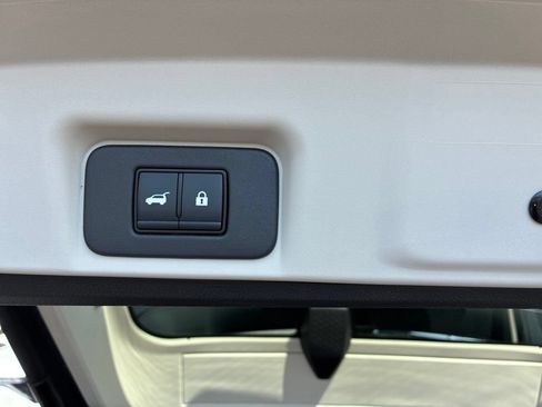 Certified 2023 Nissan Ariya AWD image 14