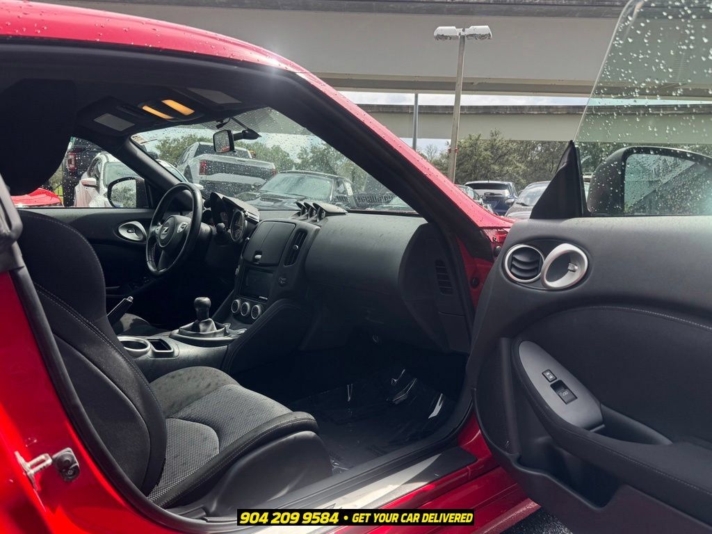 Used 2016 Nissan 370Z Coupe RWD image 30