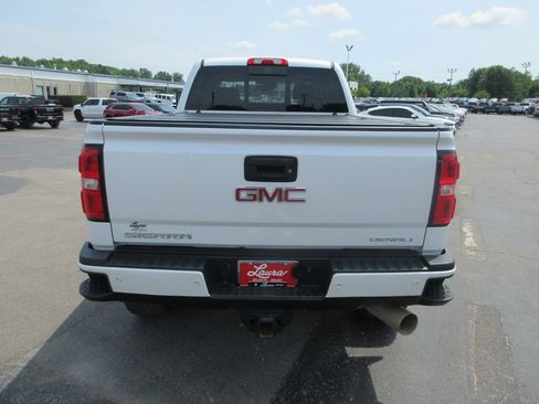 Used 2019 GMC Sierra 2500 Denali w/ Duramax Plus Package AWD/4WD image 6