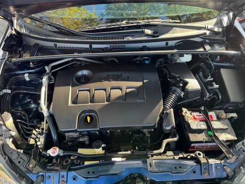 Used 2019 Toyota Corolla LE image 28