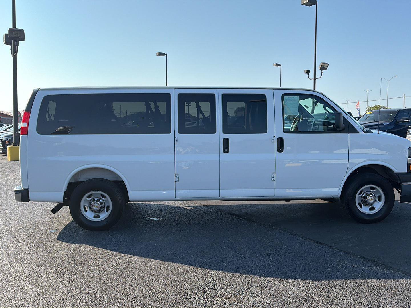 Used 2025 Chevrolet Express 3500 LT w/ LT Preferred Equipment Group RWD image 6