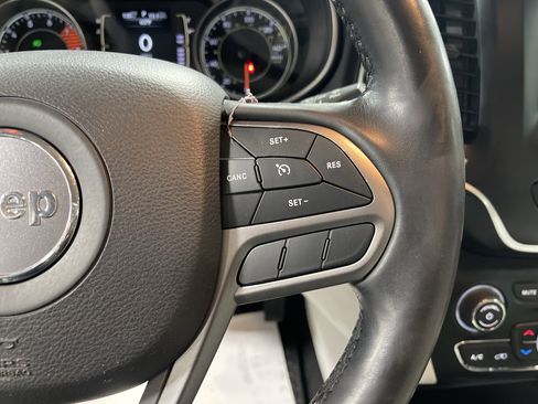 Used 2020 Jeep Cherokee Latitude Lux w/ Comfort/Convenience Group image 21