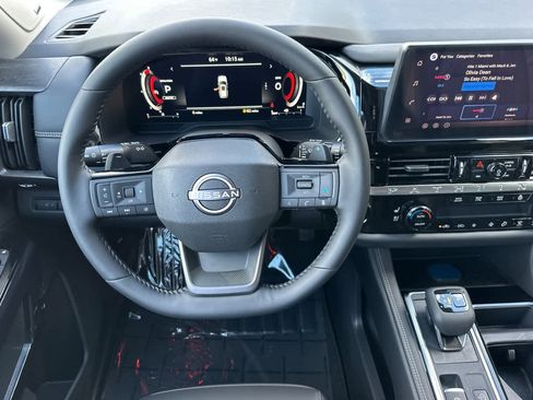 New 2026 Nissan Pathfinder Platinum image 14