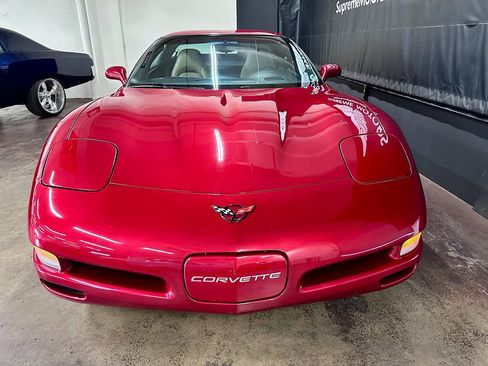 Used 2000 Chevrolet Corvette Coupe w/ Memory Pkg image 3