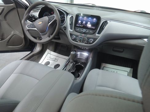 Used 2019 Chevrolet Malibu LT image 30