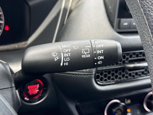 Used 2023 Honda HR-V LX image 17