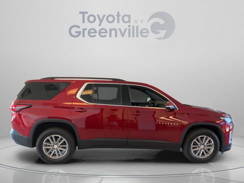 Used 2022 Chevrolet Traverse LT w/ LPO, Floor Liner Package FWD image 7