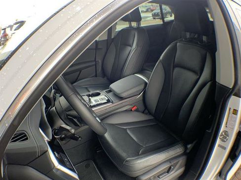 Used 2023 Audi Q8 Premium Plus w/ Premium Plus Package AWD/4WD image 3
