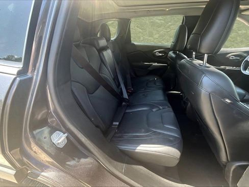 Used 2021 Jeep Cherokee Limited image 20