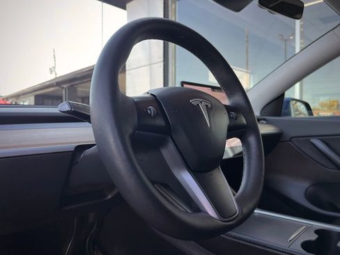 Used 2021 Tesla Model Y Long Range image 23