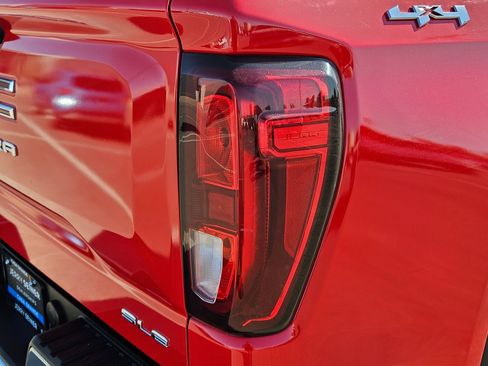 Used 2023 GMC Sierra 1500 SLE image 11