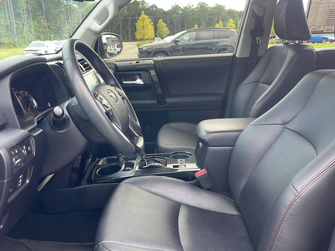 Used 2021 Toyota 4Runner Venture w/ Moonroof Package AWD/4WD image 18