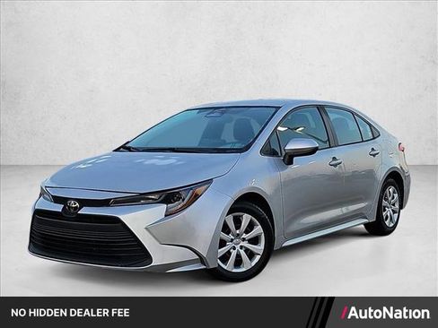 Used 2024 Toyota Corolla LE FWD image 1