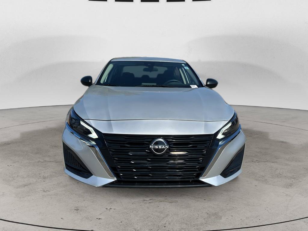 Used 2024 Nissan Altima 2.5 SV FWD image 8