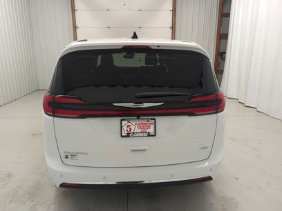 New 2026 Chrysler Pacifica Select