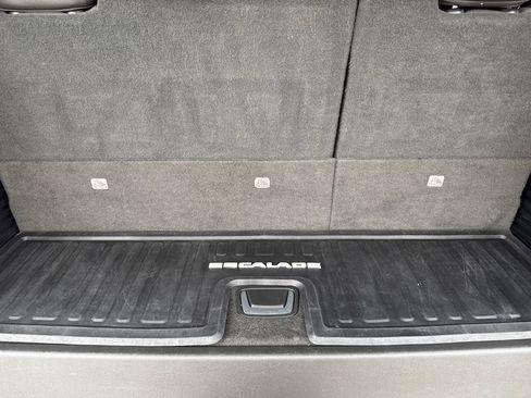 Used 2020 Cadillac Escalade Premium Luxury RWD image 10