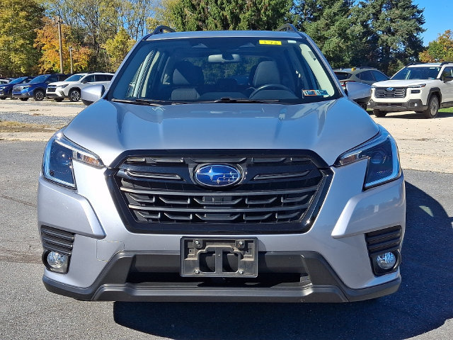 Used 2022 Subaru Forester Premium AWD/4WD image 2