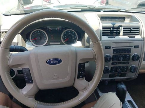 Used 2010 Ford Escape XLT AWD/4WD image 5