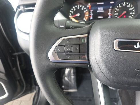 Used 2023 Jeep Compass Latitude image 25