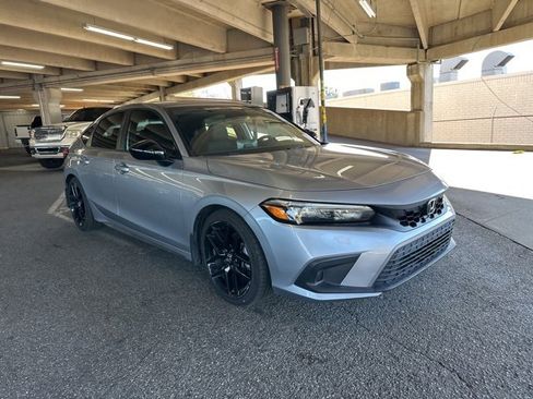 Used 2023 Honda Civic Sport image 3