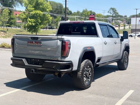 Used 2024 GMC Sierra 2500 AT4X AWD/4WD image 6