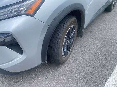 Used 2024 Nissan Rogue SV w/ SV Premium Package AWD/4WD image 2