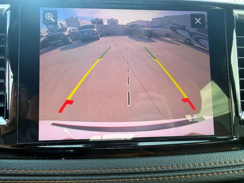 Used 2023 Chrysler Pacifica Pinnacle image 45