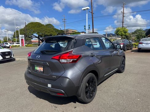 Used 2020 Nissan Kicks SR w/ SR Premium Package image 3