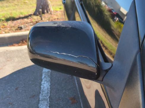 Used 2010 Toyota Yaris Sedan image 10