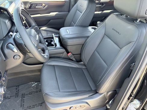Used 2025 GMC Yukon Denali w/ Denali Reserve Package AWD/4WD image 19