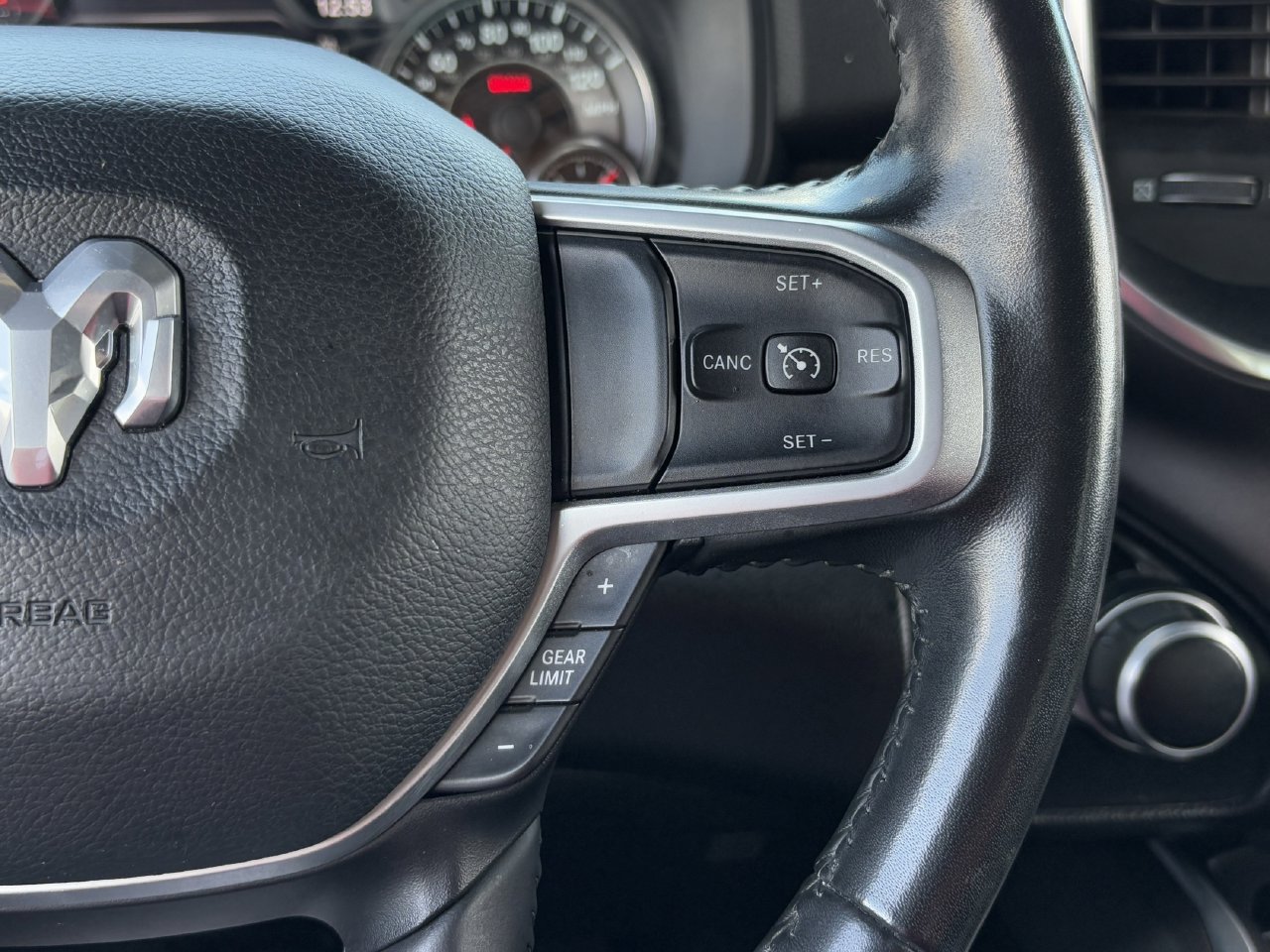Used 2021 RAM 1500 2WD Crew Cab image 17