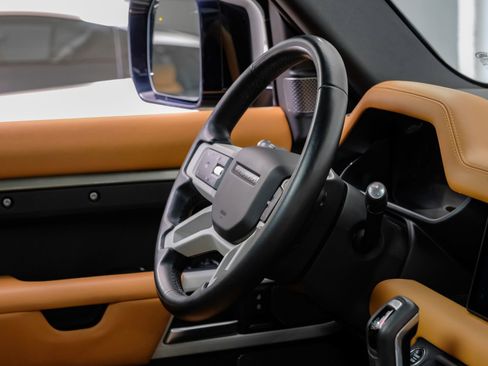 Used 2023 Land Rover Defender 110 SE image 18