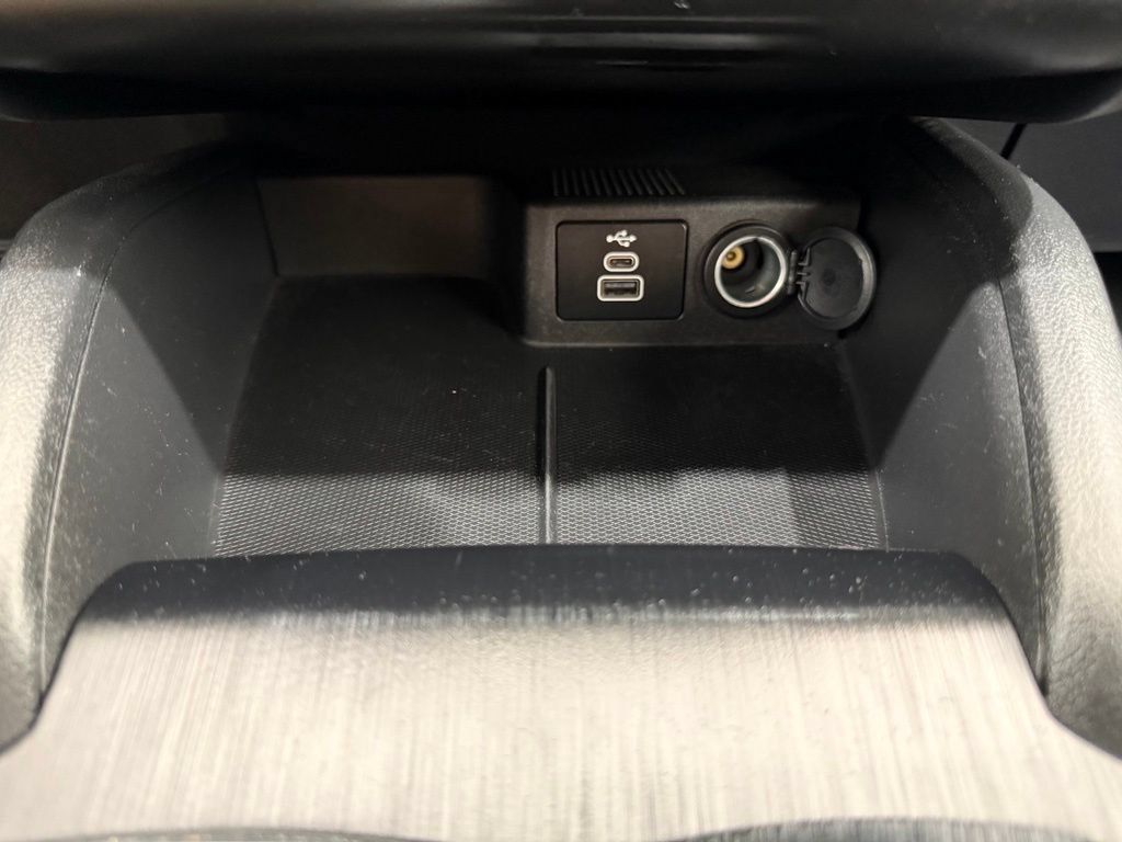 Used 2025 Ford Escape ST-Line Select AWD/4WD image 38