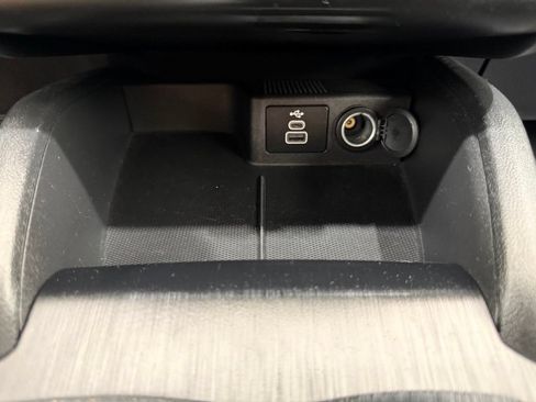 Used 2025 Ford Escape ST-Line Select AWD/4WD image 38
