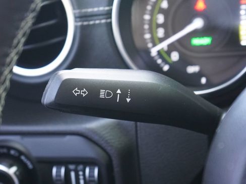 Used 2022 Jeep Wrangler Unlimited Sahara w/ Cold Weather Group AWD/4WD image 19