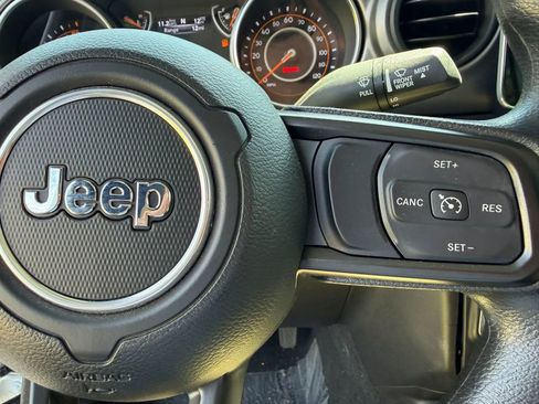 Used 2021 Jeep Wrangler Unlimited Sport AWD/4WD image 17
