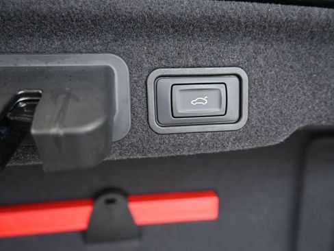 Used 2014 Audi S8 AWD/4WD image 19