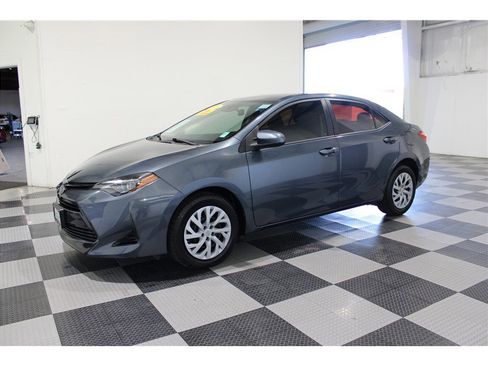 Used 2018 Toyota Corolla LE image 13