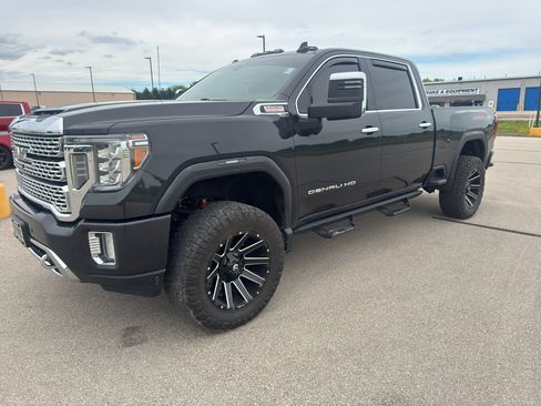 Used 2020 GMC Sierra 2500 Denali w/ Denali Ultimate Package AWD/4WD image 2