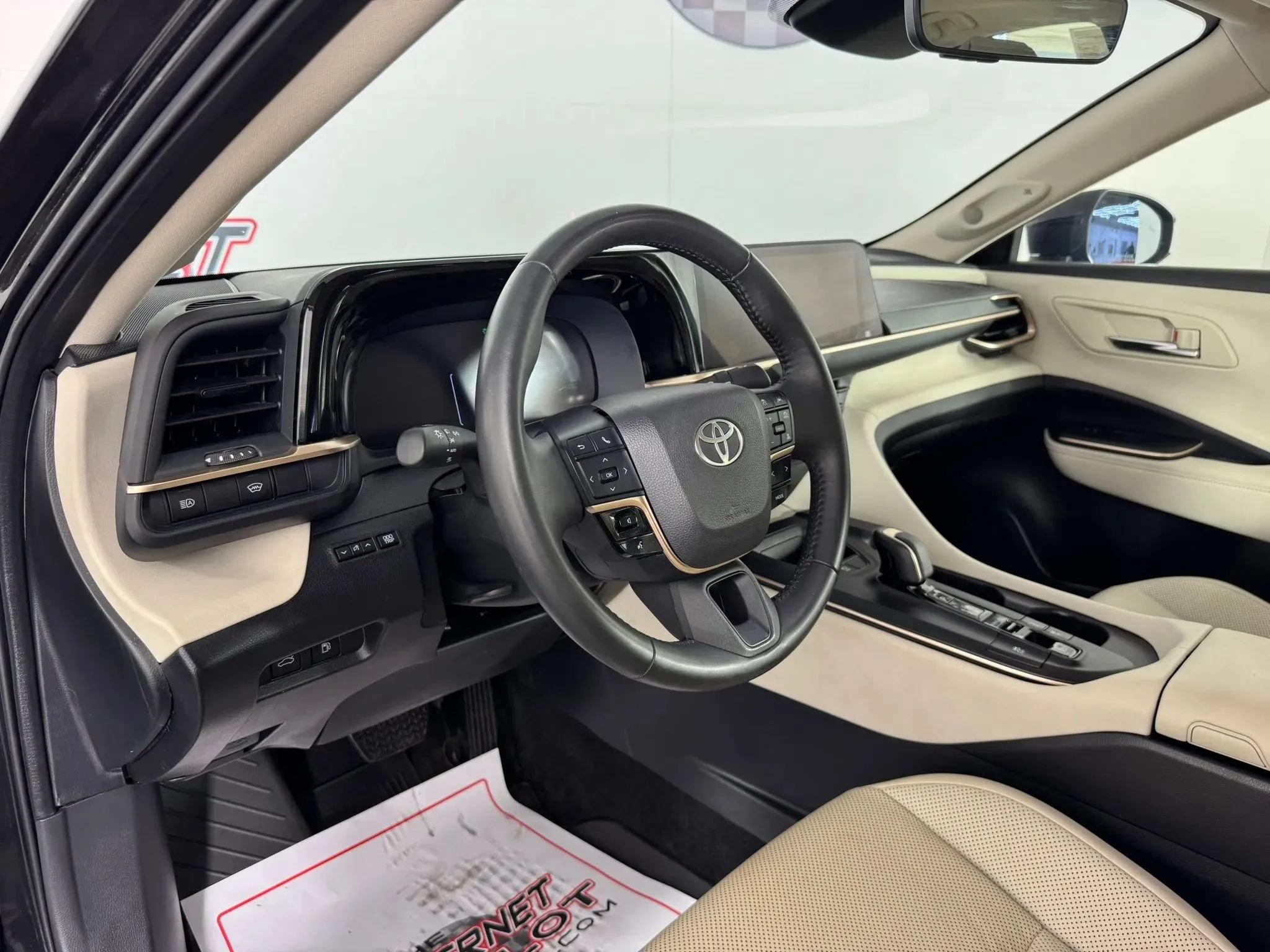 Used 2023 Toyota Crown w/ Advanced Technology Package AWD/4WD image 10
