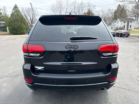 Used 2022 Jeep Grand Cherokee Laredo X image 4