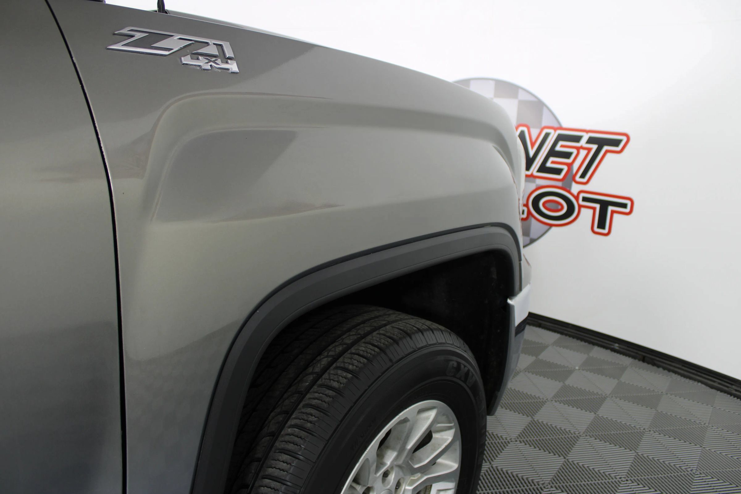 Used 2017 GMC Sierra 1500 SLE w/ SLE Value Package AWD/4WD image 32