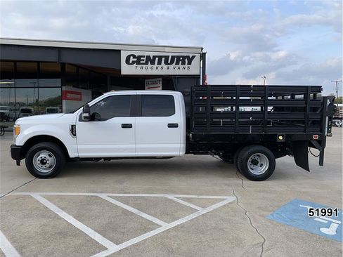 Used 2017 Ford F350 XL w/ Power Equipment Group image 4
