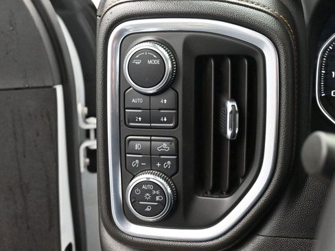 Used 2022 GMC Sierra 2500 AT4 w/ AT4 Preferred Package image 21