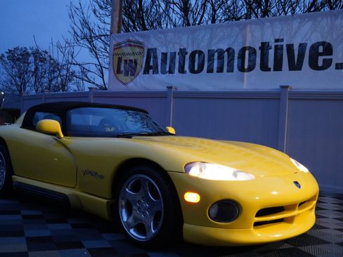 Used 1994 Dodge Viper RT/10 image 18