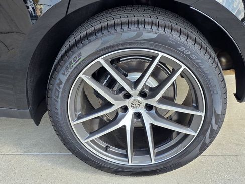 New 2025 Porsche Macan image 16